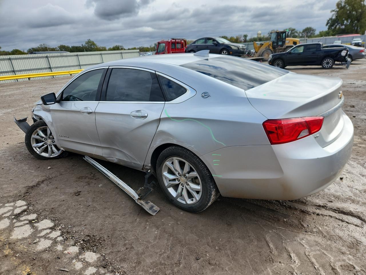 2017 Chevrolet Impala Lt - Image 2