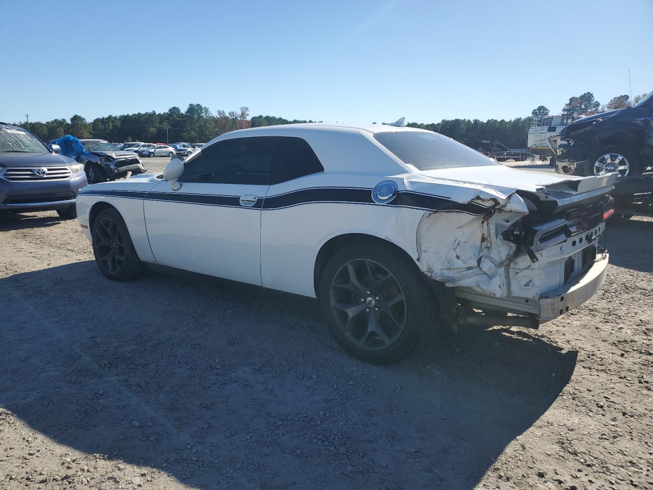 2017 Dodge Challenger Sxt - Фото 2
