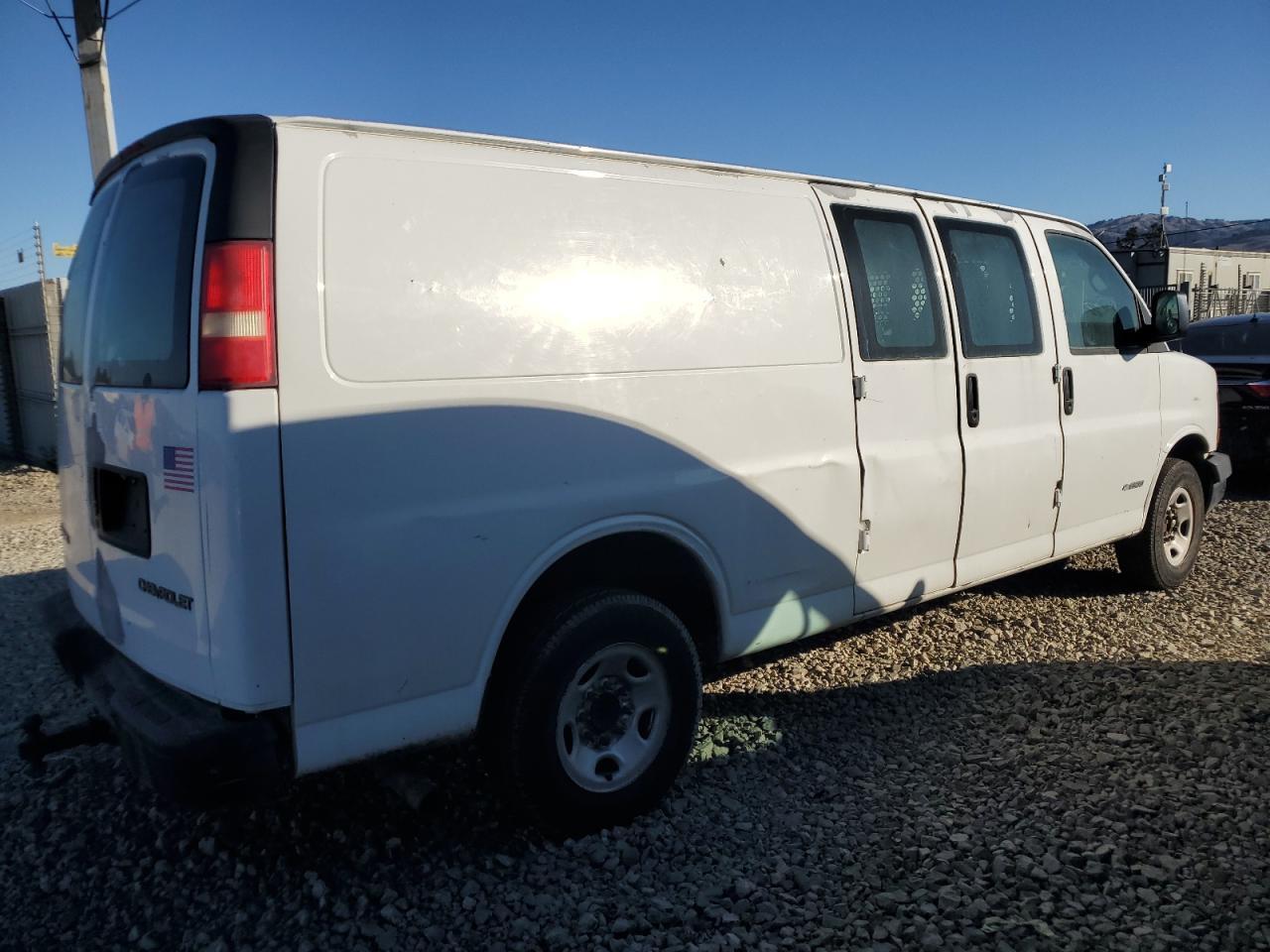 2004 Chevrolet Express G2500 - Image 3
