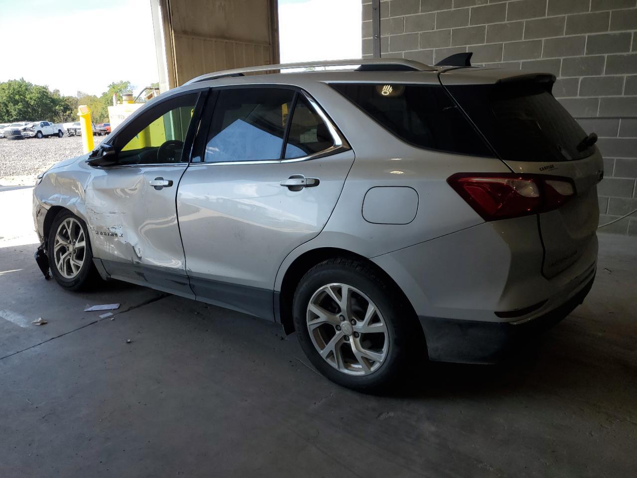 2019 Chevrolet Equinox - Image 2