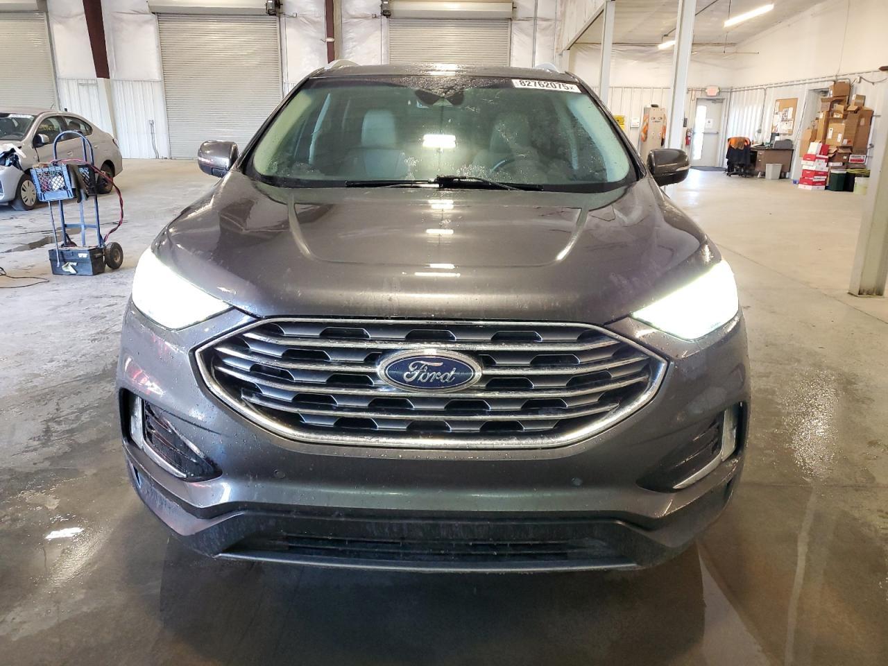 2020 Ford Edge Titanium - Image 5