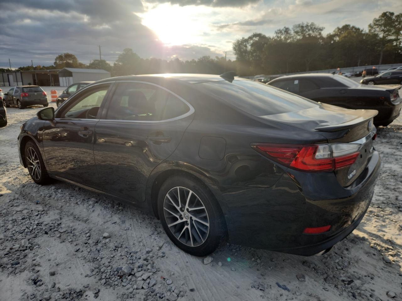 2017 Lexus Es 350 - Фото 2