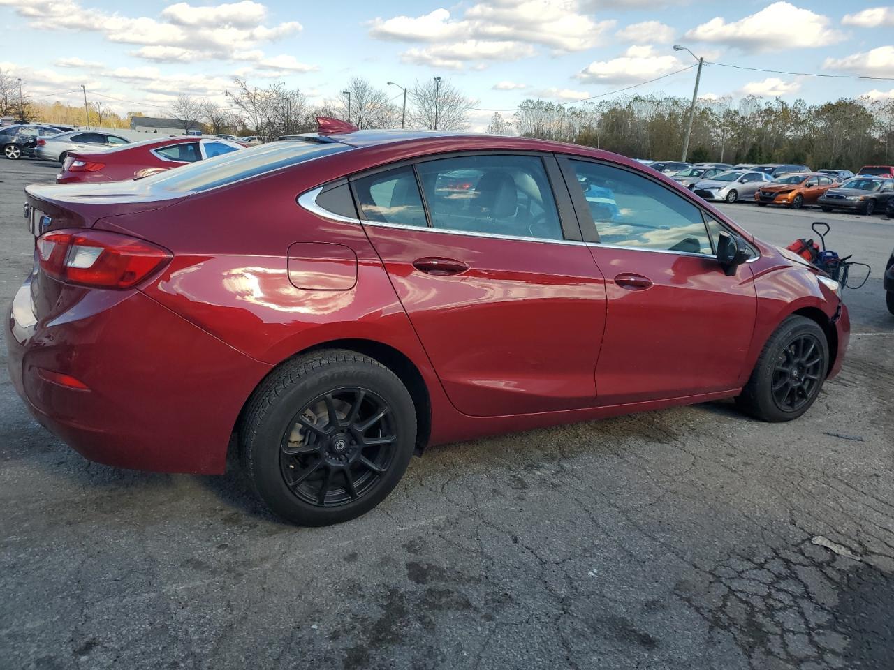 2018 Chevrolet Cruze Lt - Image 3
