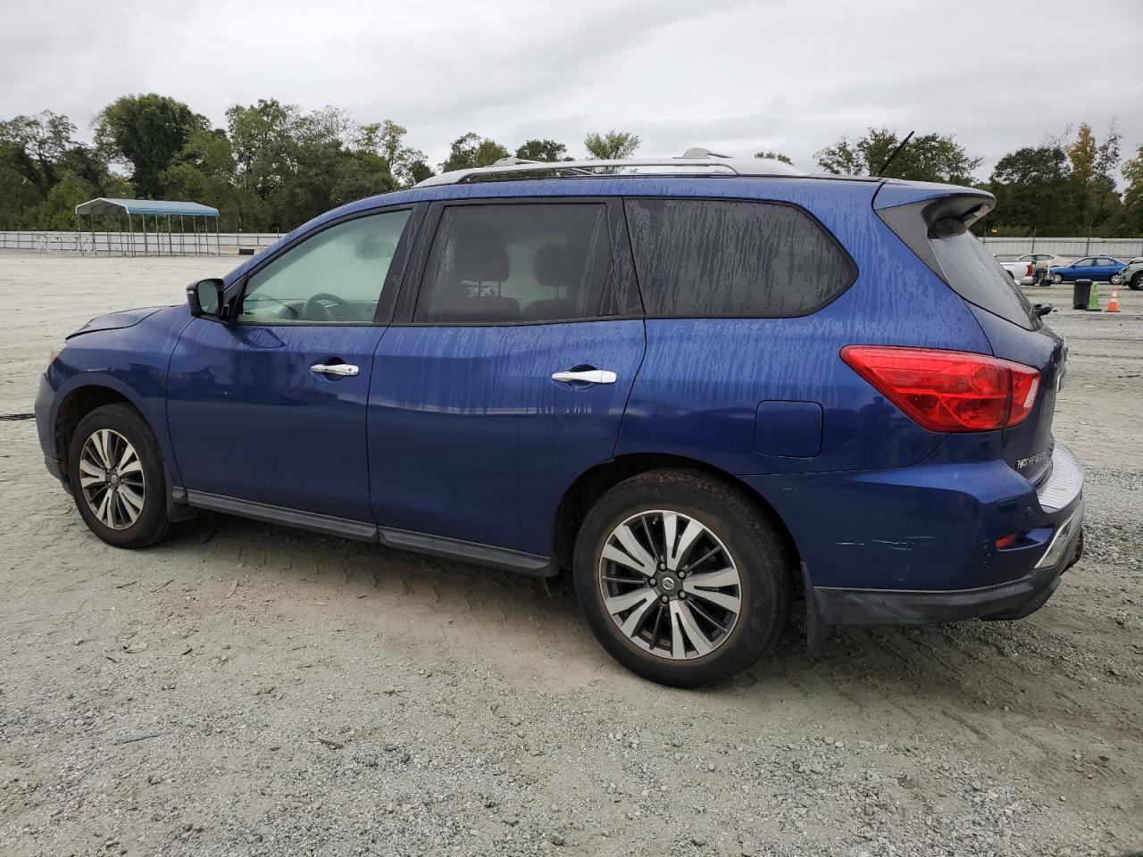 2017 Nissan Pathfinder S - Фото 2