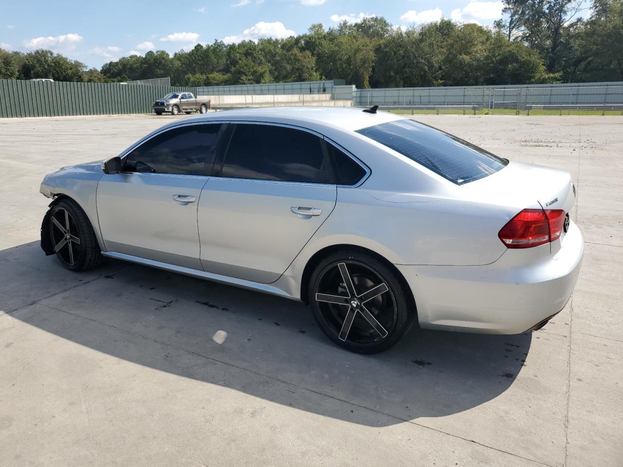 2014 Volkswagen Passat Se - Фото 2