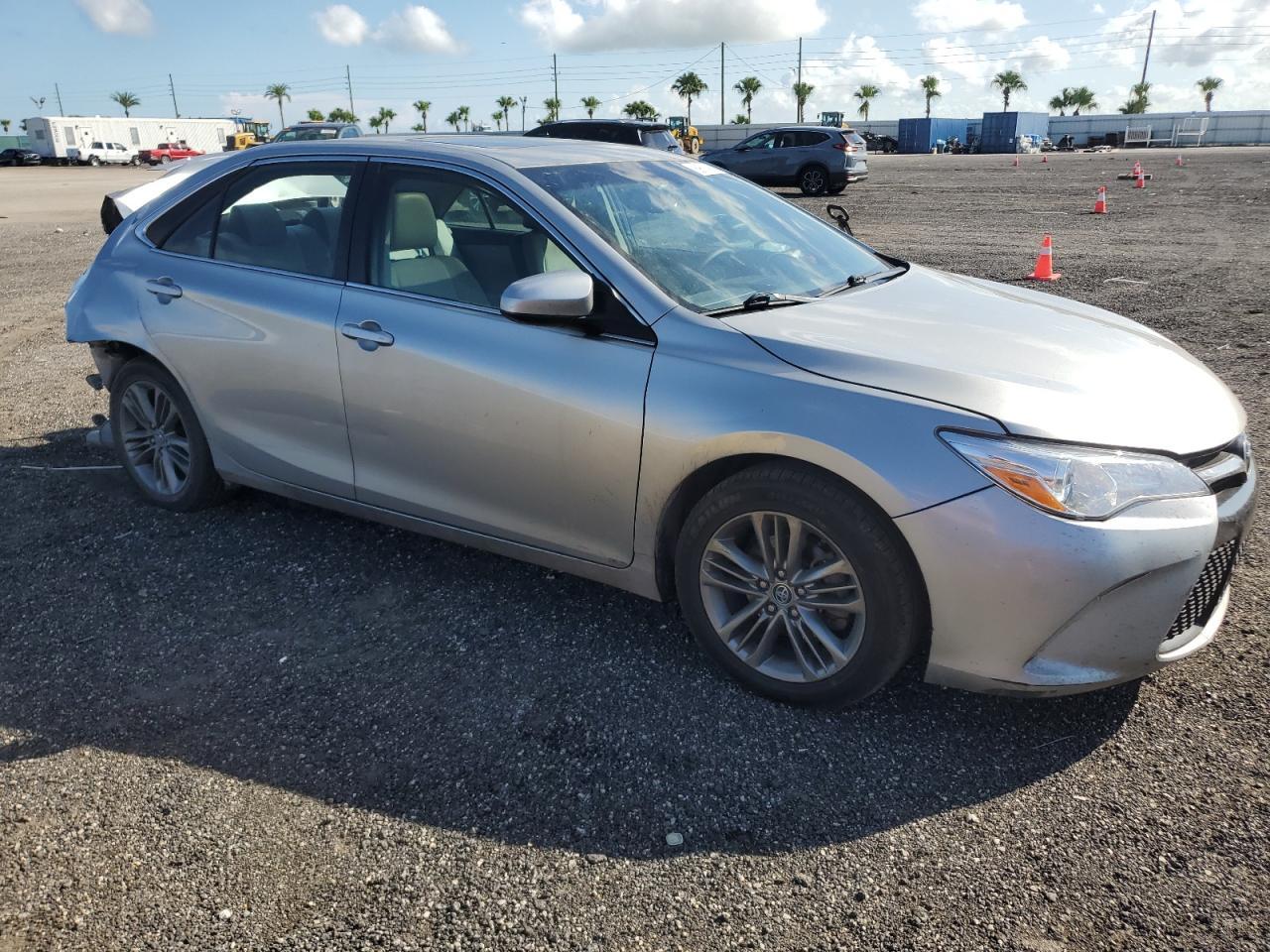 2015 Toyota Camry Le - Фото 4