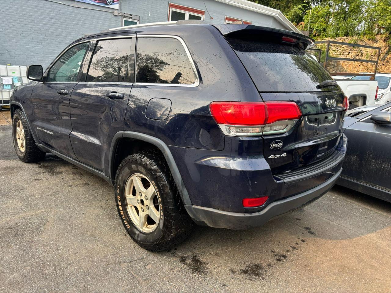 2014 Jeep Grand Cherokee Laredo - Image 3