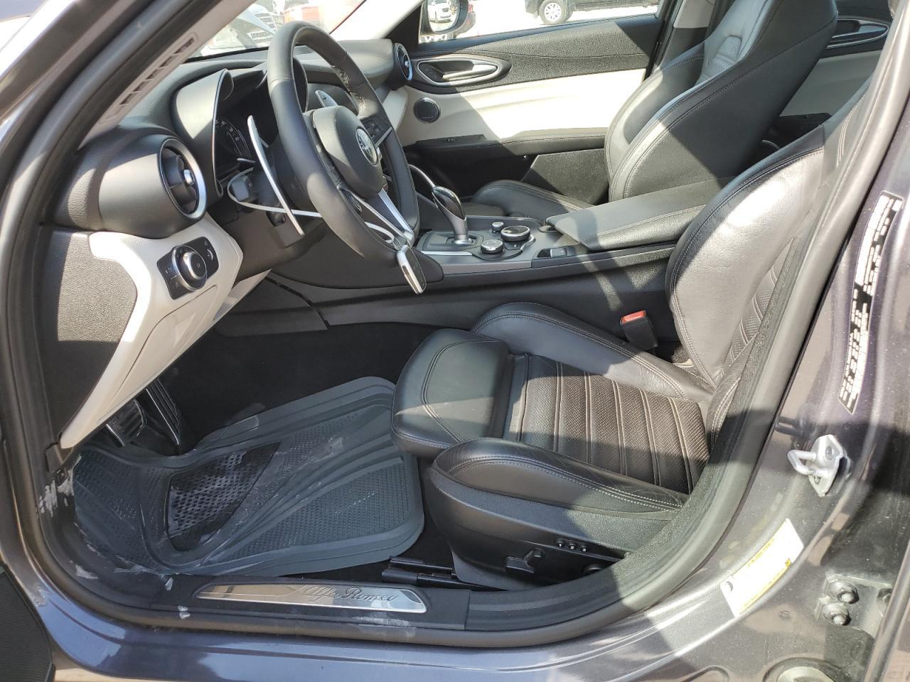 2019 Alfa Romeo Giulia Ti - Image 7