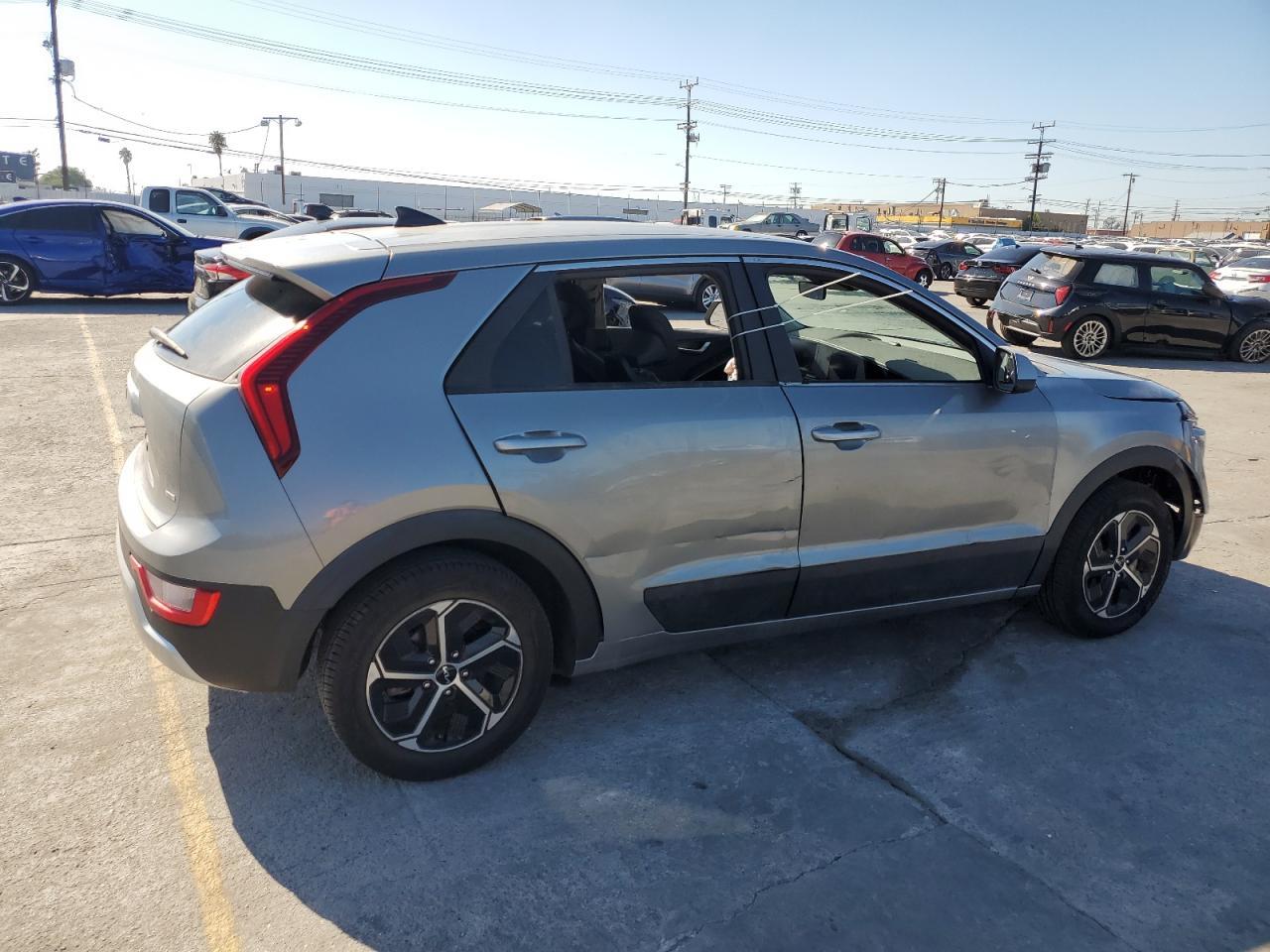 2023 Kia Niro Lx - Image 3