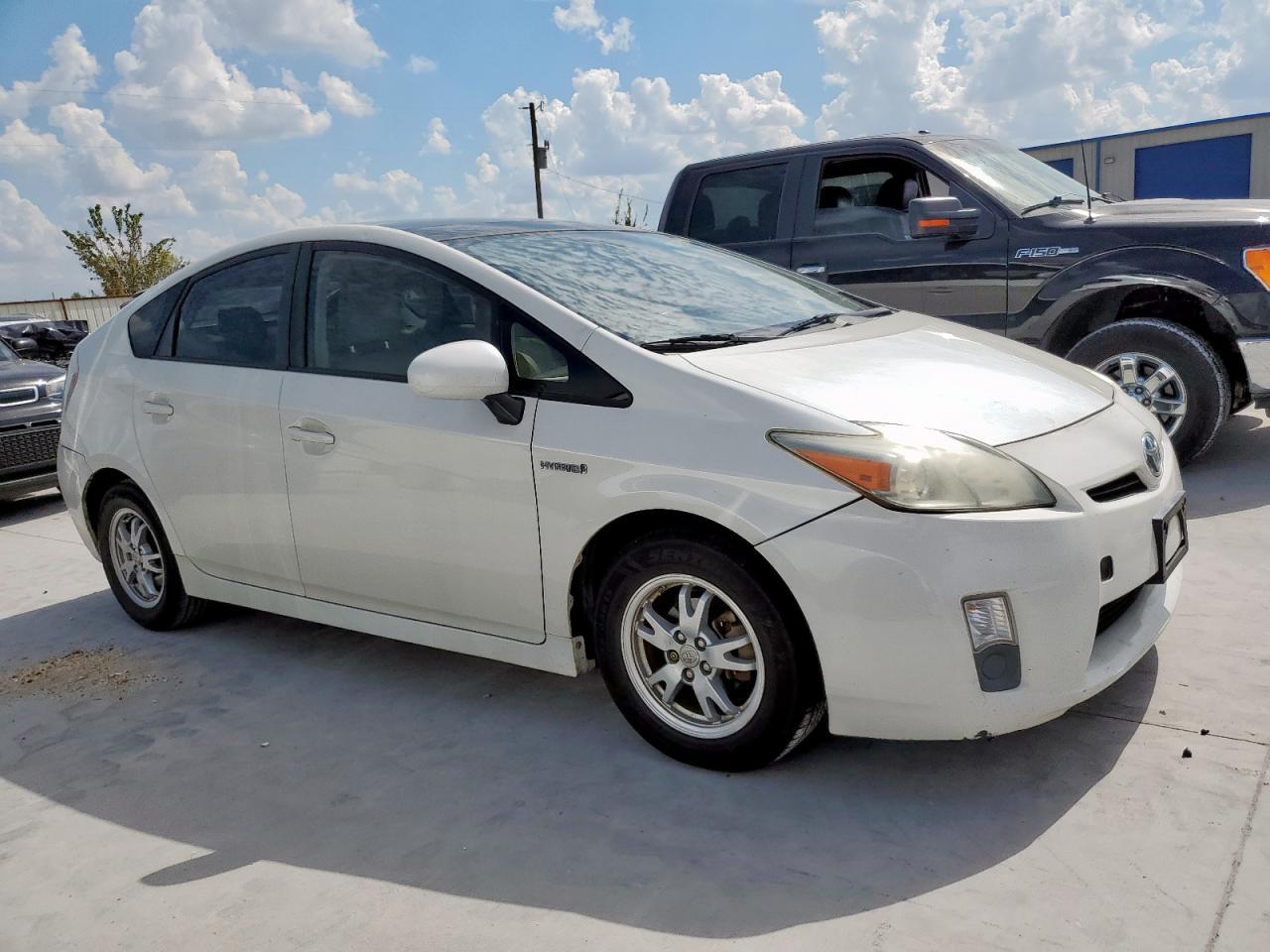 2010 Toyota Prius - Image 4