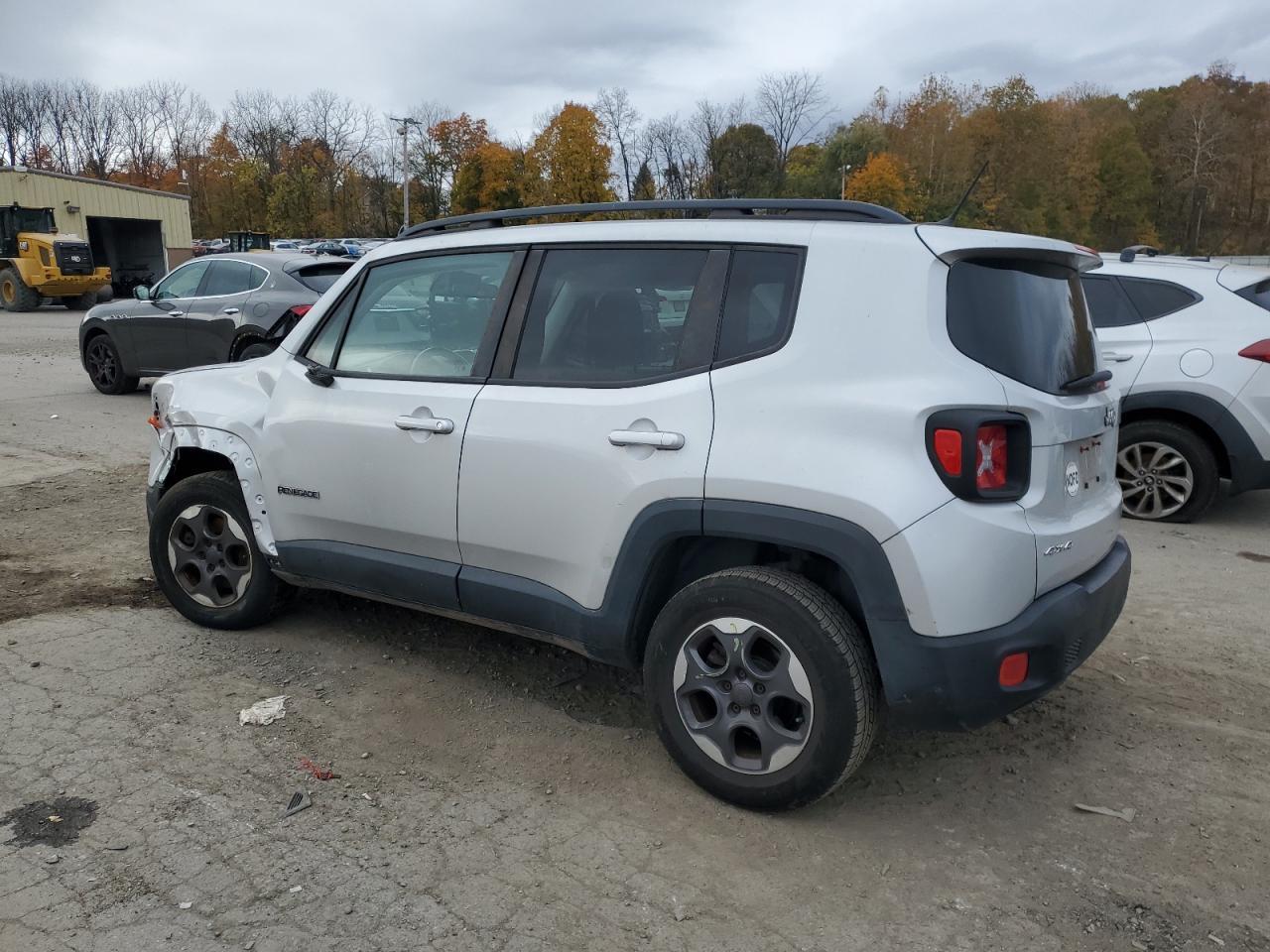 2015 Jeep Renegade Latitude - Фото 2