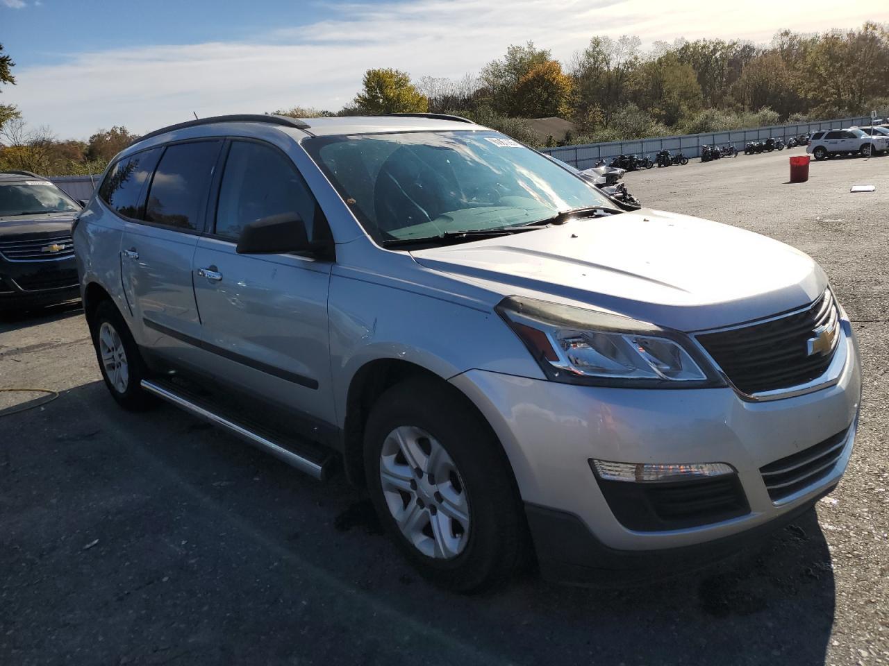 2016 Chevrolet Traverse Ls - Фото 4