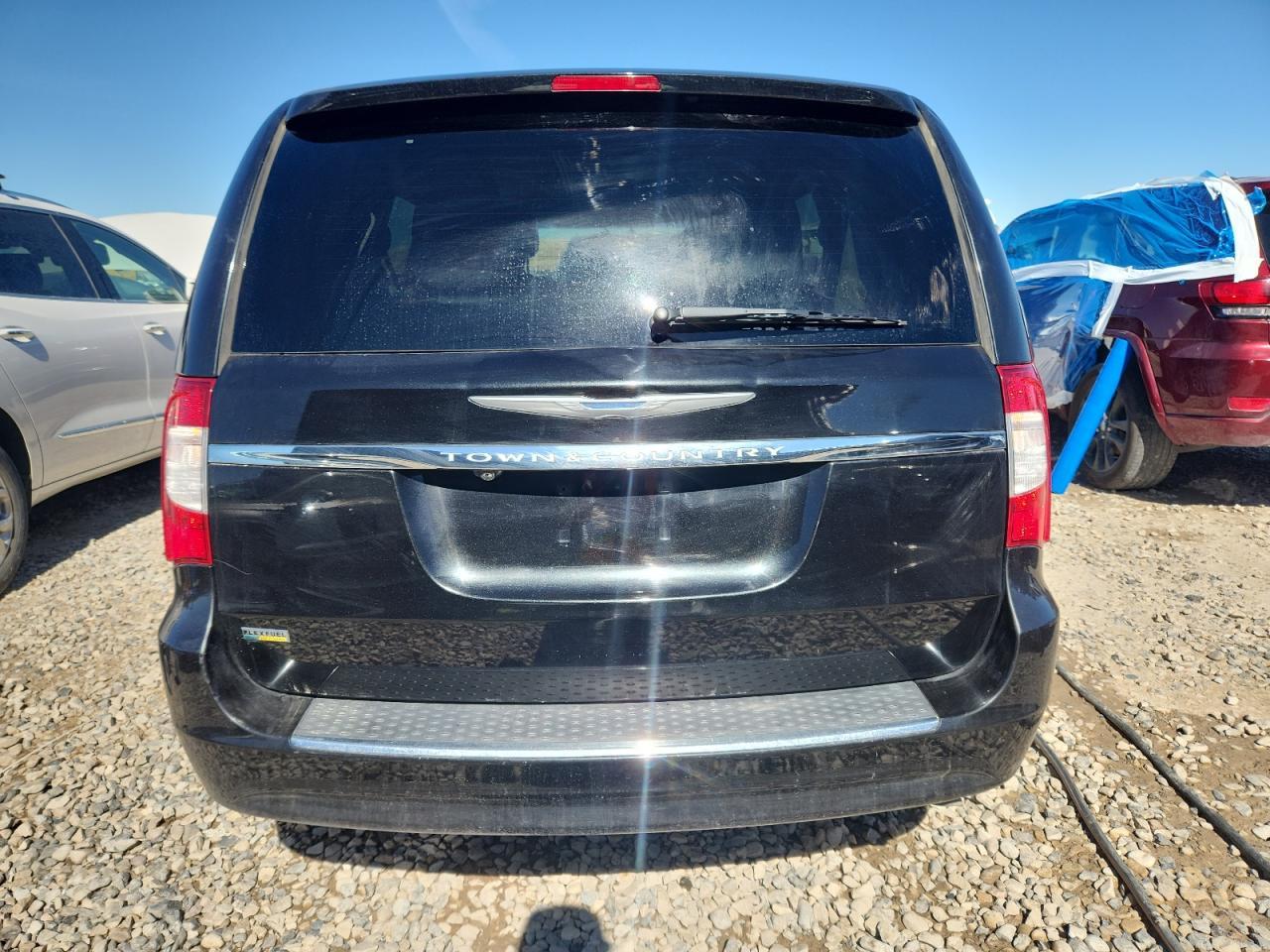 2016 Chrysler Town & Country Touring - Image 6