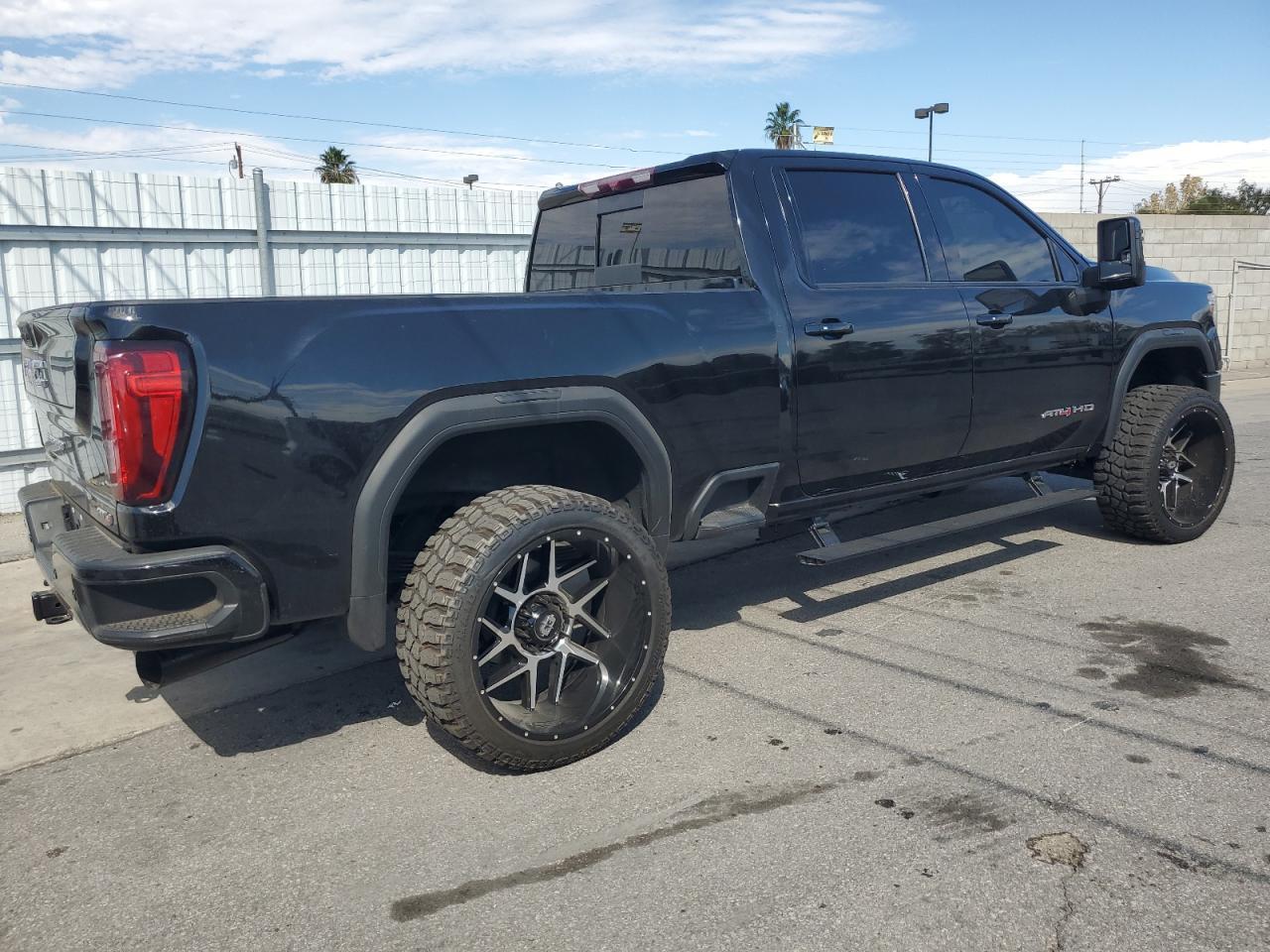 2022 GMC Sierra K2500 At4 - Image 3