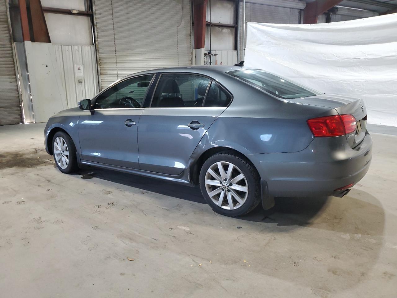 2013 Volkswagen Jetta Tdi - Image 2