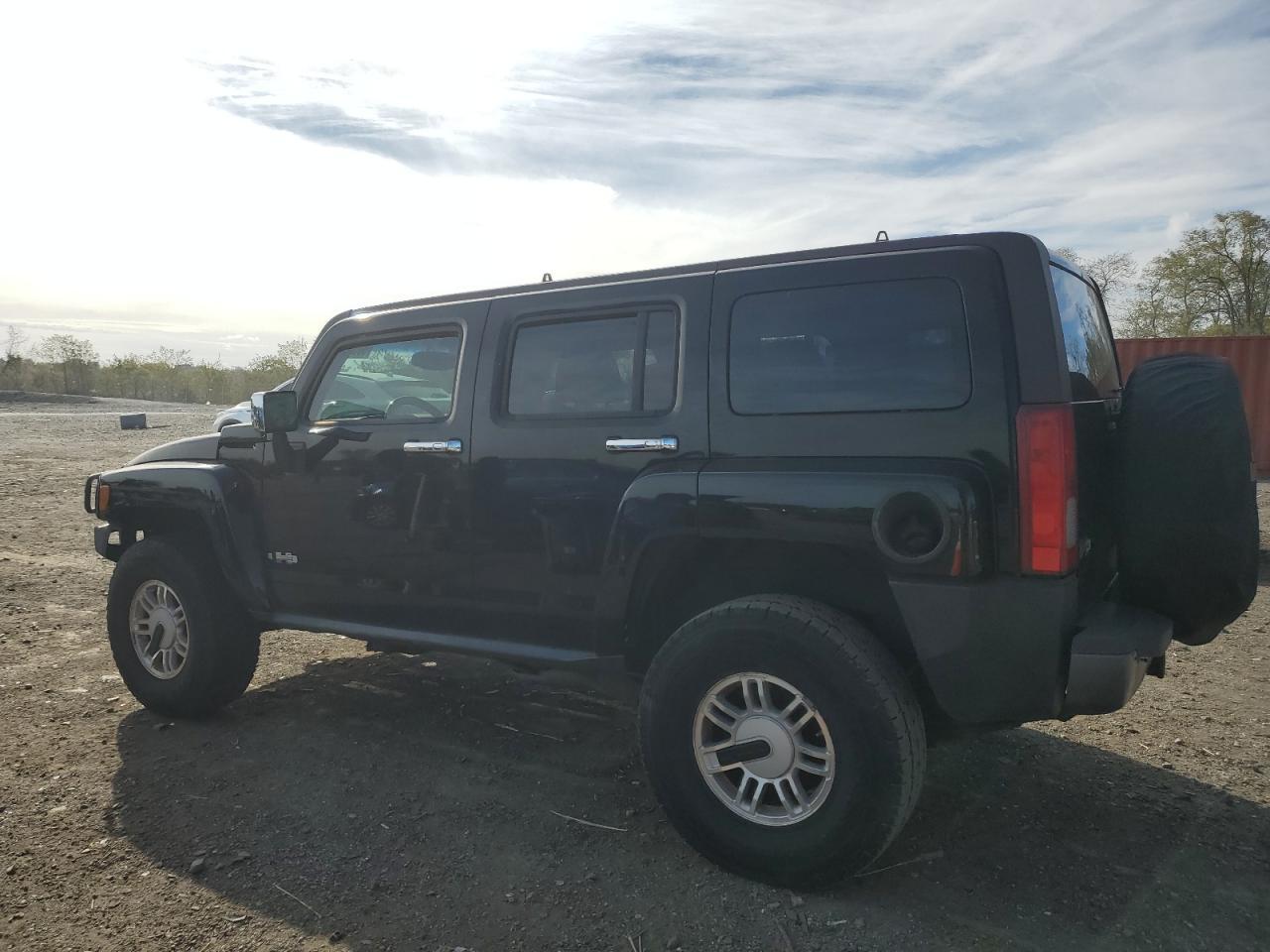 2006 Hummer H3 - Image 2