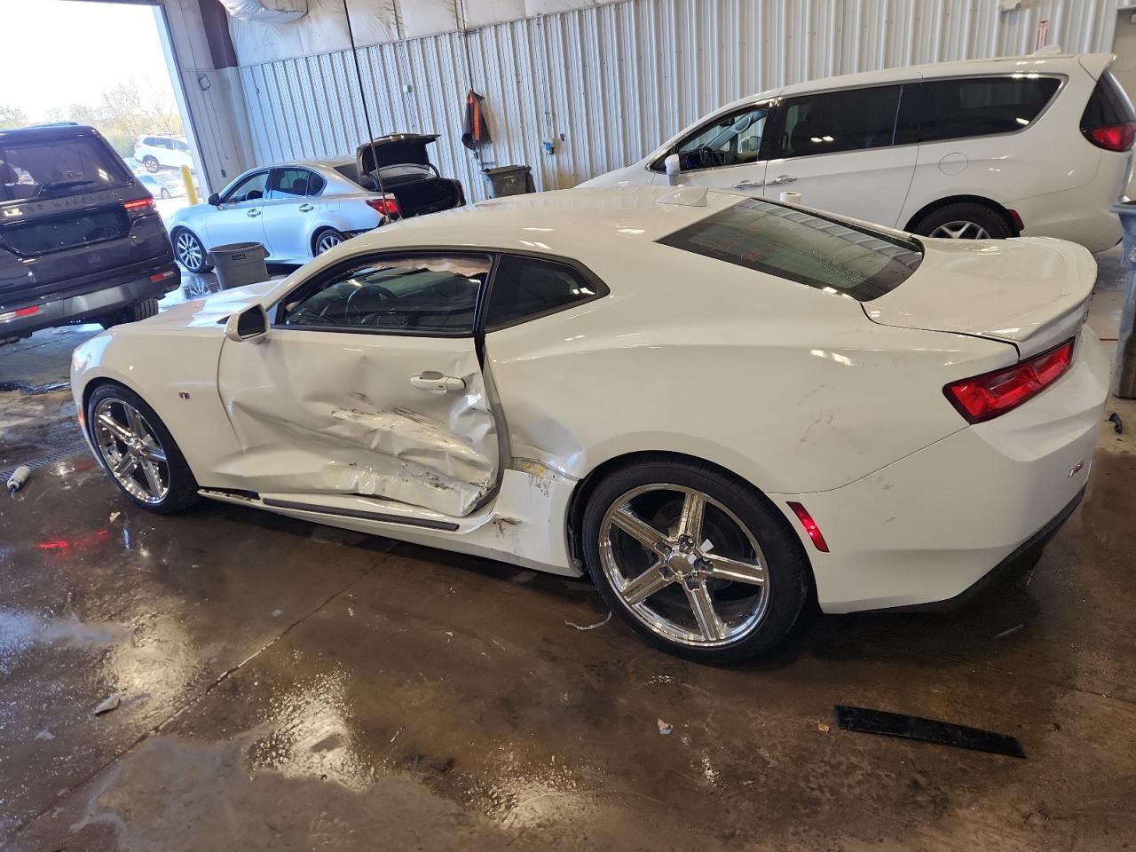 2017 Chevrolet Camaro Lt - Фото 2