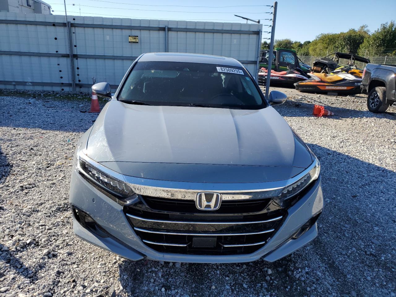 2022 Honda Accord Touring Hybrid - Image 5