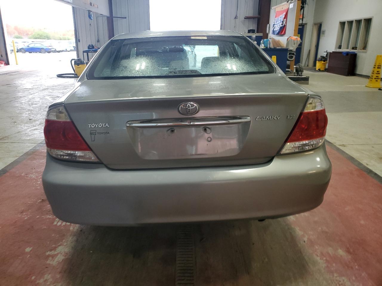 2005 Toyota Camry Le - Фото 6