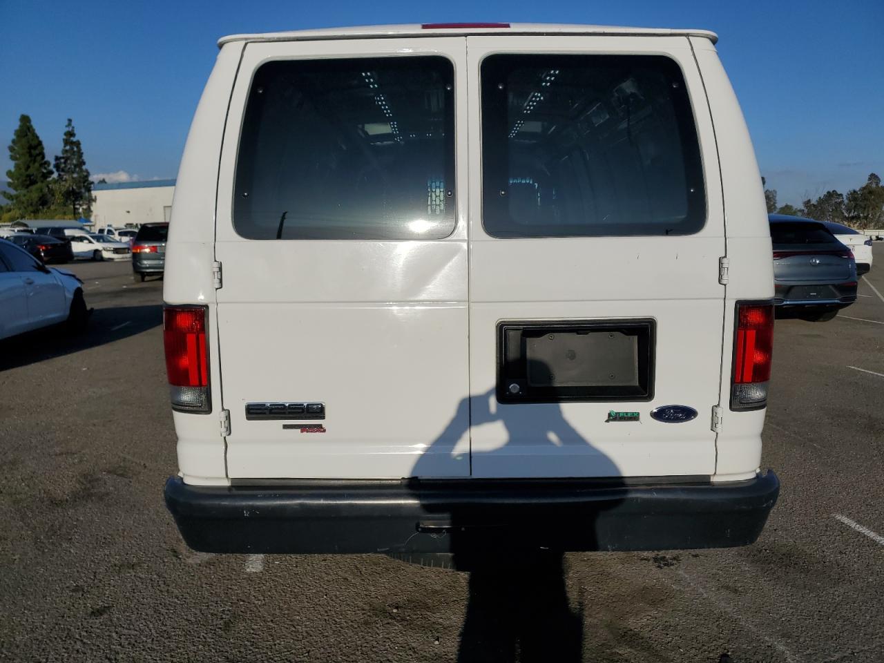 2012 Ford E250 Delivery Van - Фото 6