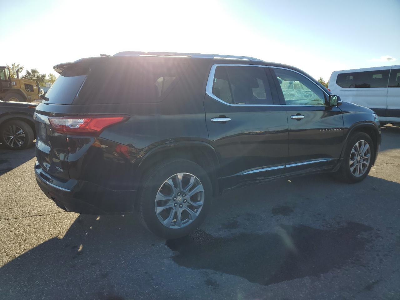 2019 Chevrolet Traverse Premier - Фото 3