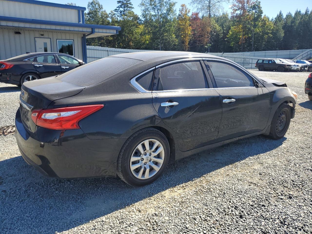 2017 Nissan Altima 2.5 - Image 3