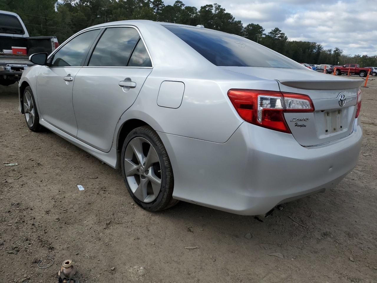 2012 Toyota Camry Se - Image 2
