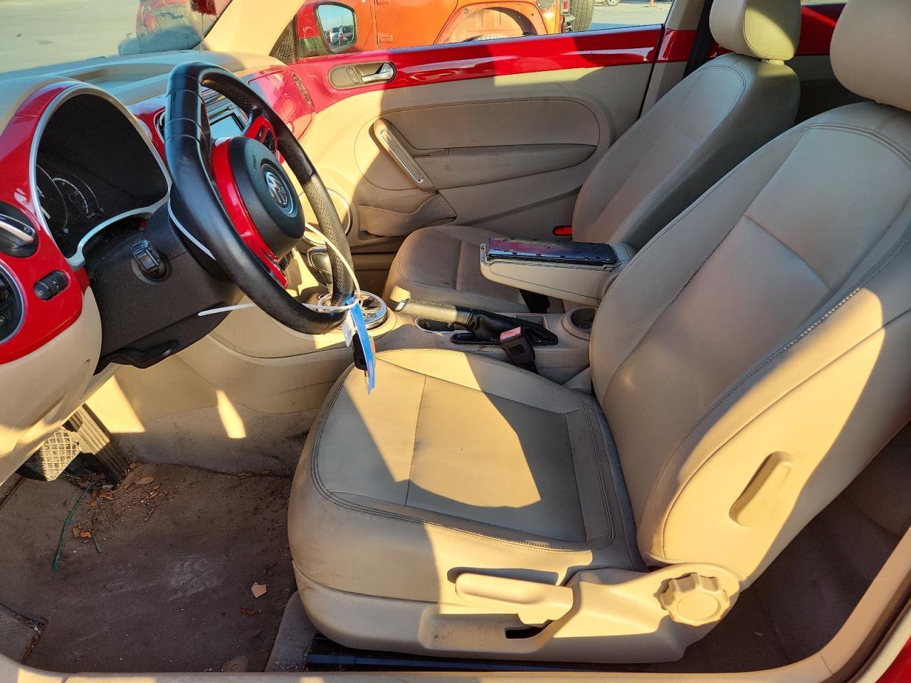 2013 Volkswagen Beetle - Фото 7