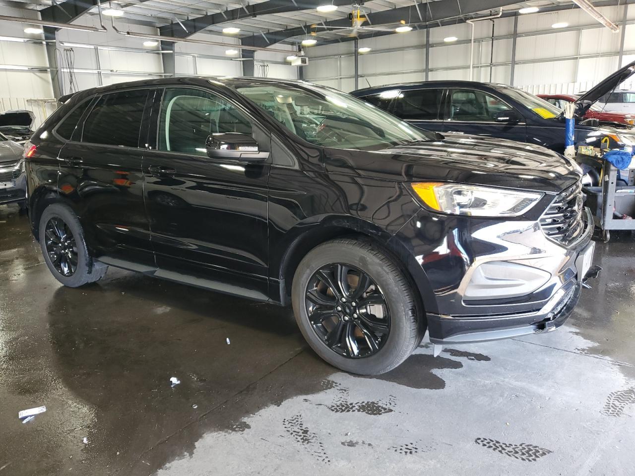2023 Ford Edge Se - Image 4