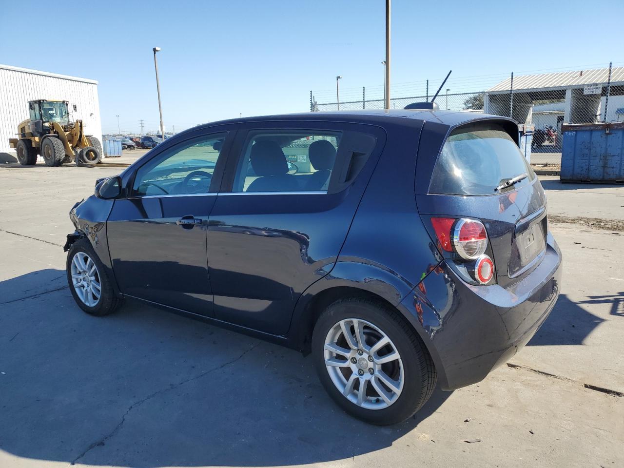 2016 Chevrolet Sonic Lt - Image 2