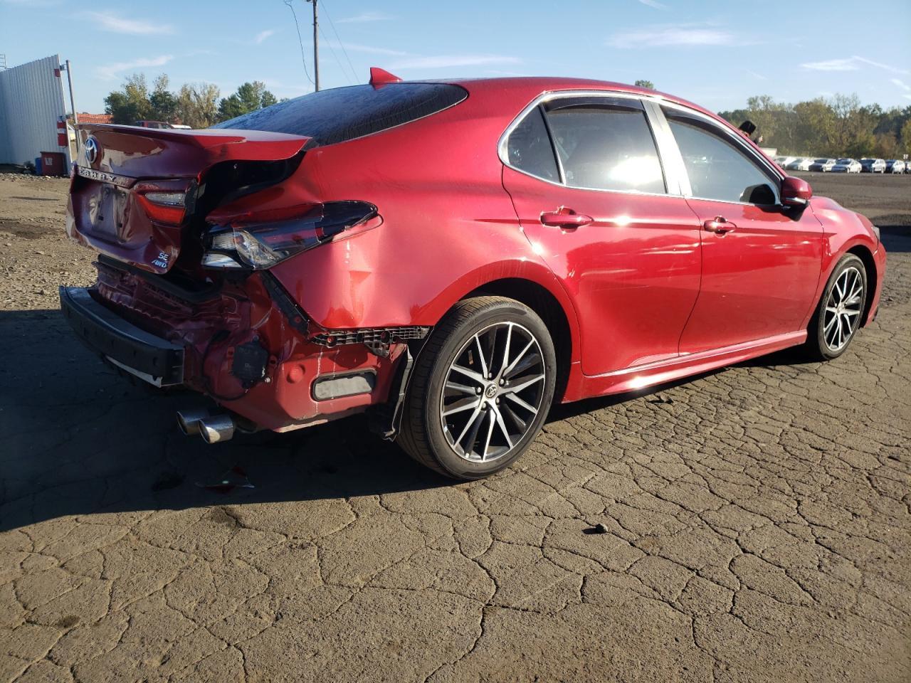 2022 Toyota Camry Se - Фото 3