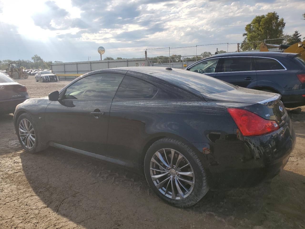 2014 Infiniti Q60 Journey - Image 2