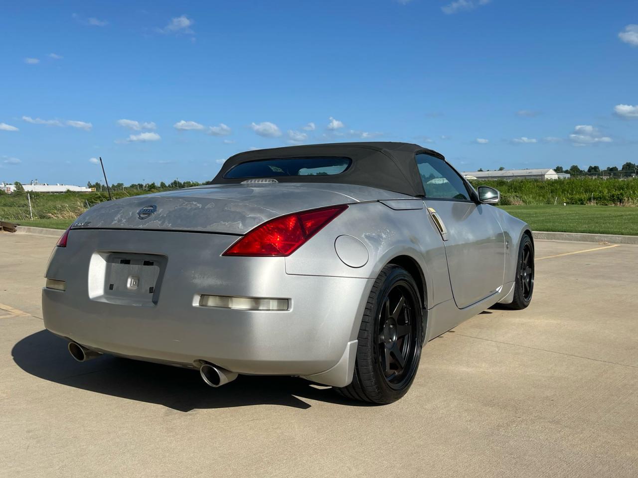 2005 Nissan 350Z Roadster - Image 4