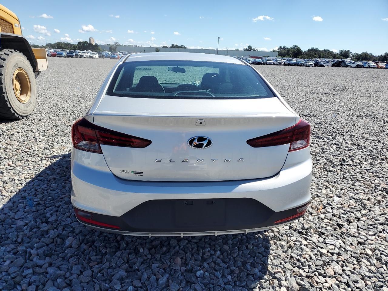 2019 Hyundai Elantra Se - Фото 6