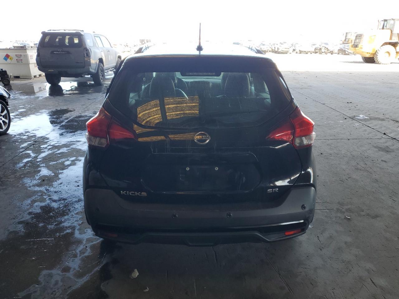 2020 Nissan Kicks Sr - Image 6