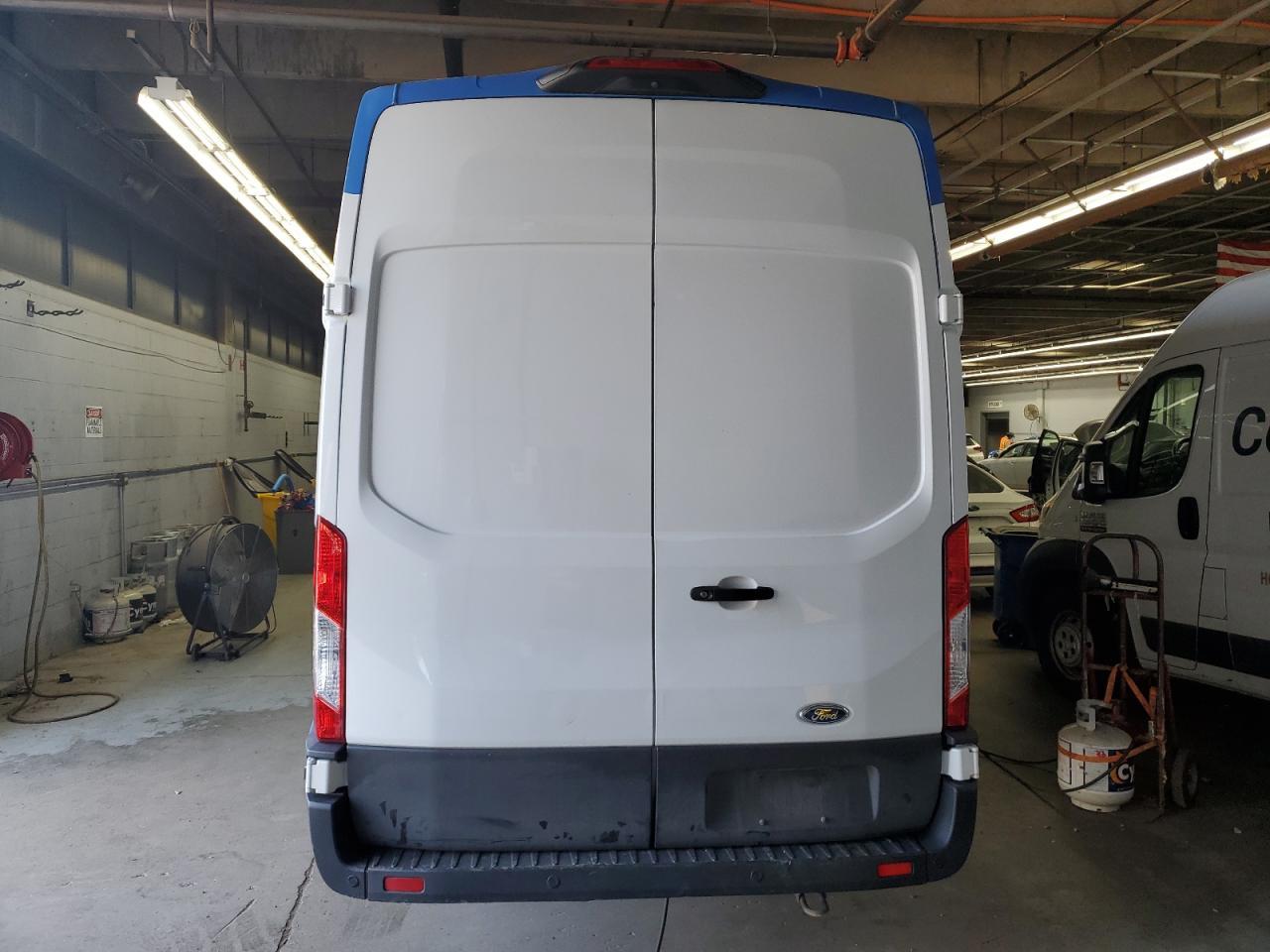 2022 Ford Transit T-350 - Фото 6