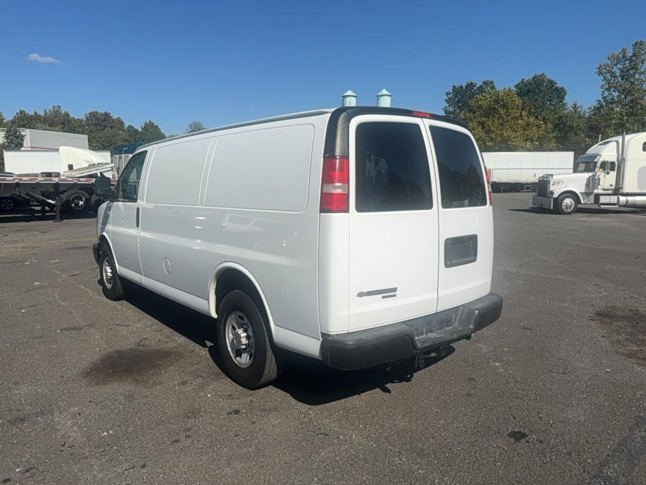 2014 Chevrolet Express G2500 - Фото 3