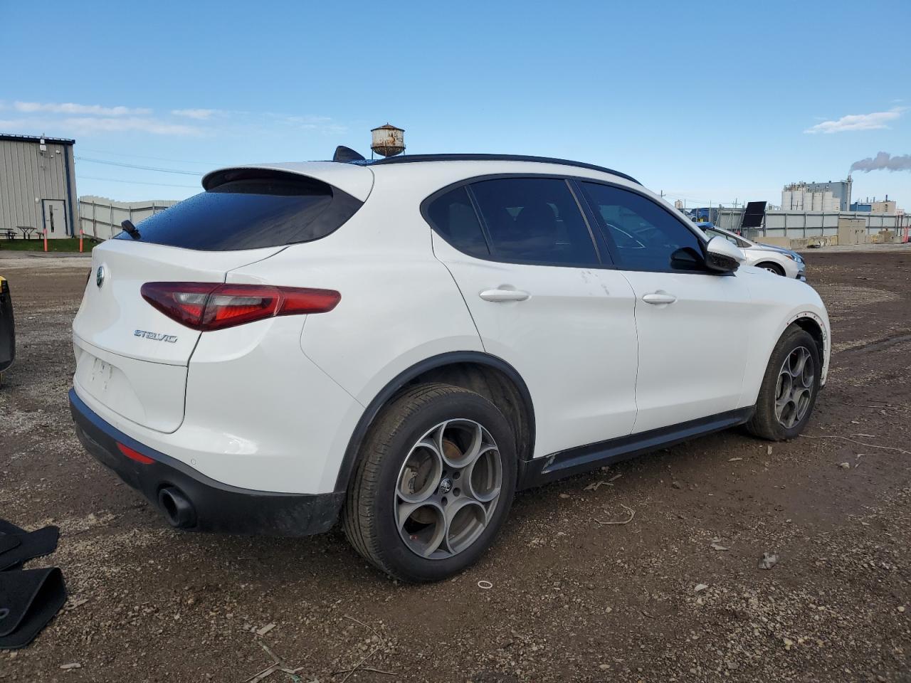 2022 Alfa Romeo Stelvio - Image 3