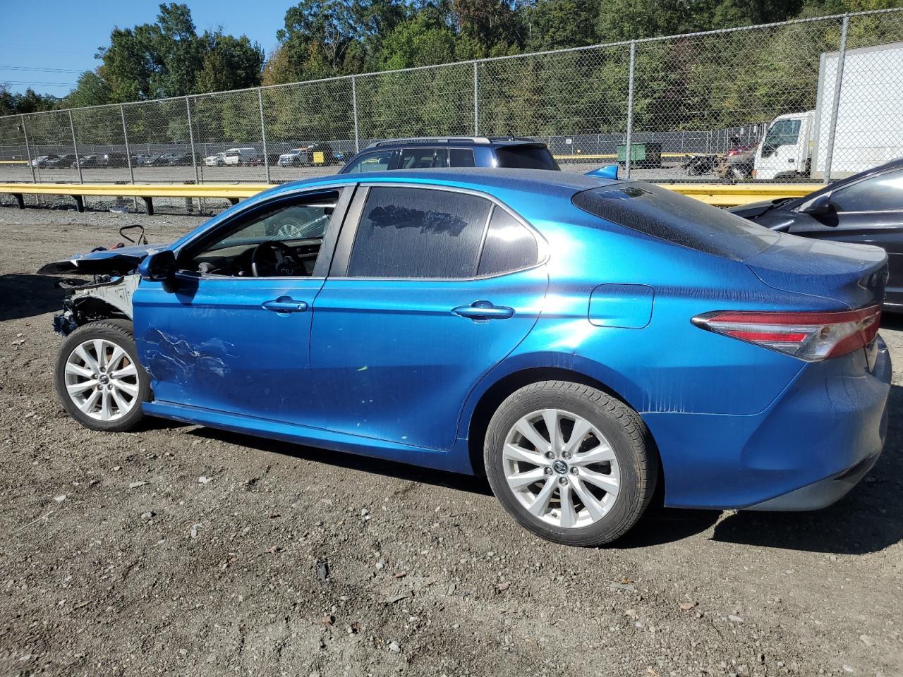 2019 Toyota Camry L - Фото 2