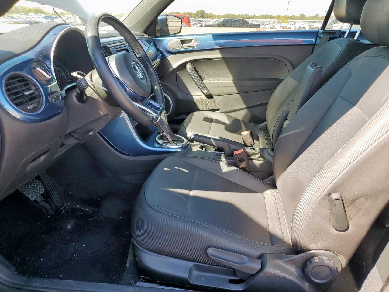 2018 Volkswagen Beetle S - Фото 7