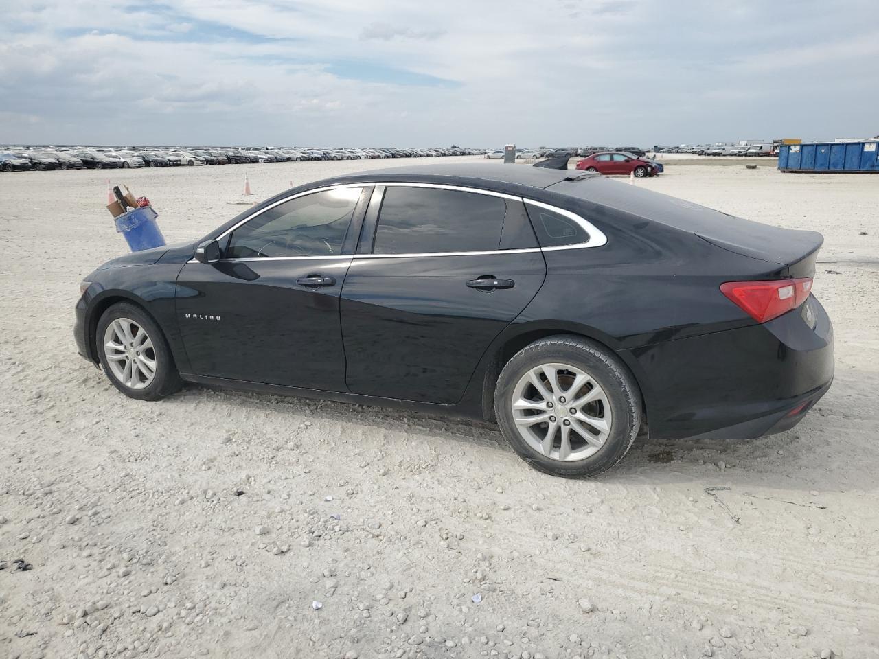 2018 Chevrolet Malibu Lt - Image 2