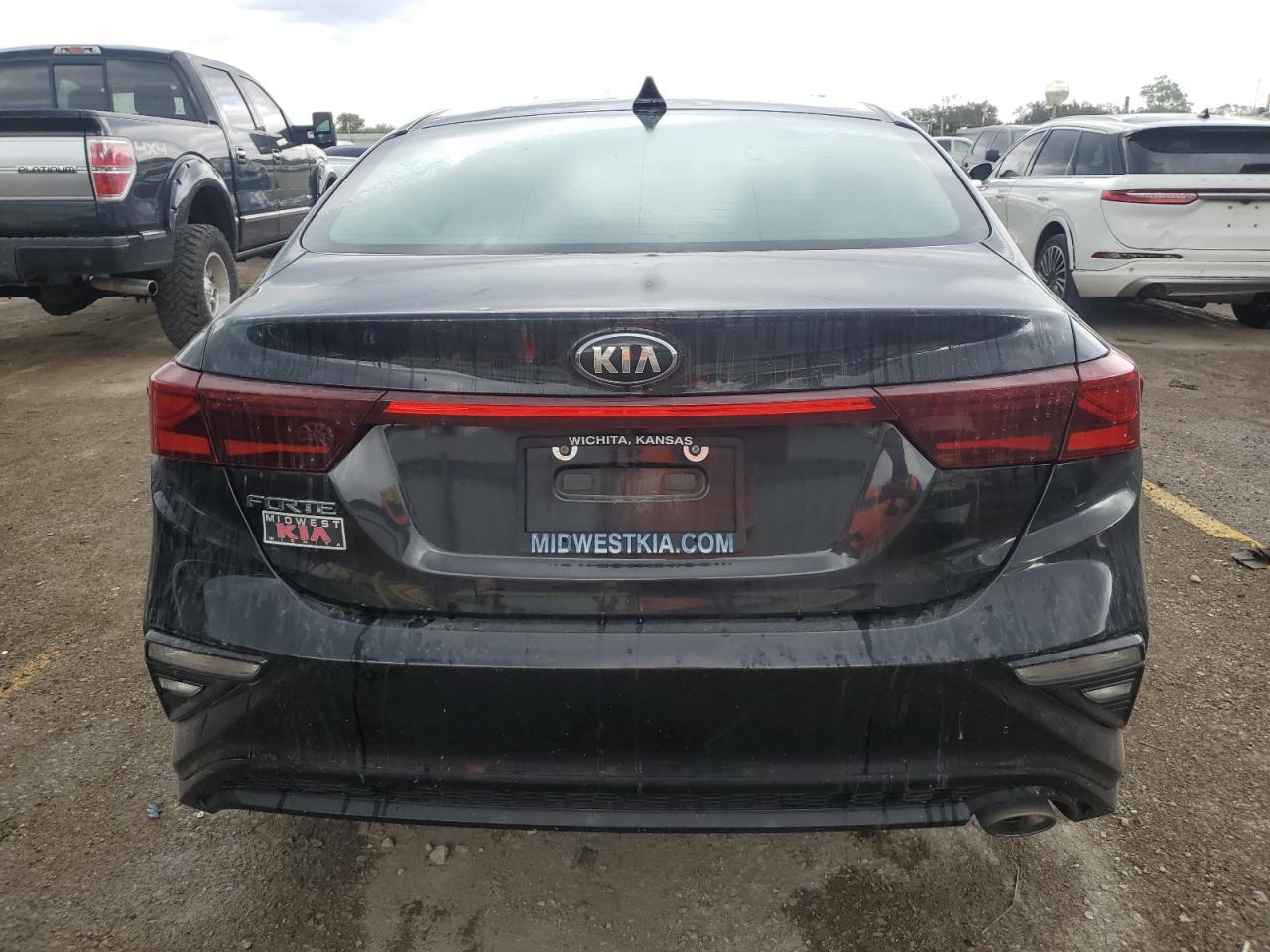 2021 Kia Forte Fe - Image 6