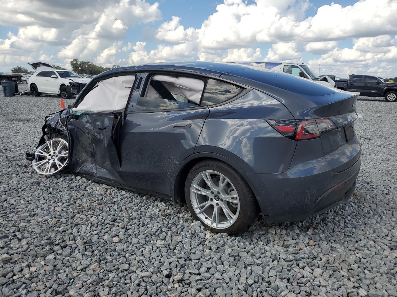 2022 Tesla Model Y - Фото 2