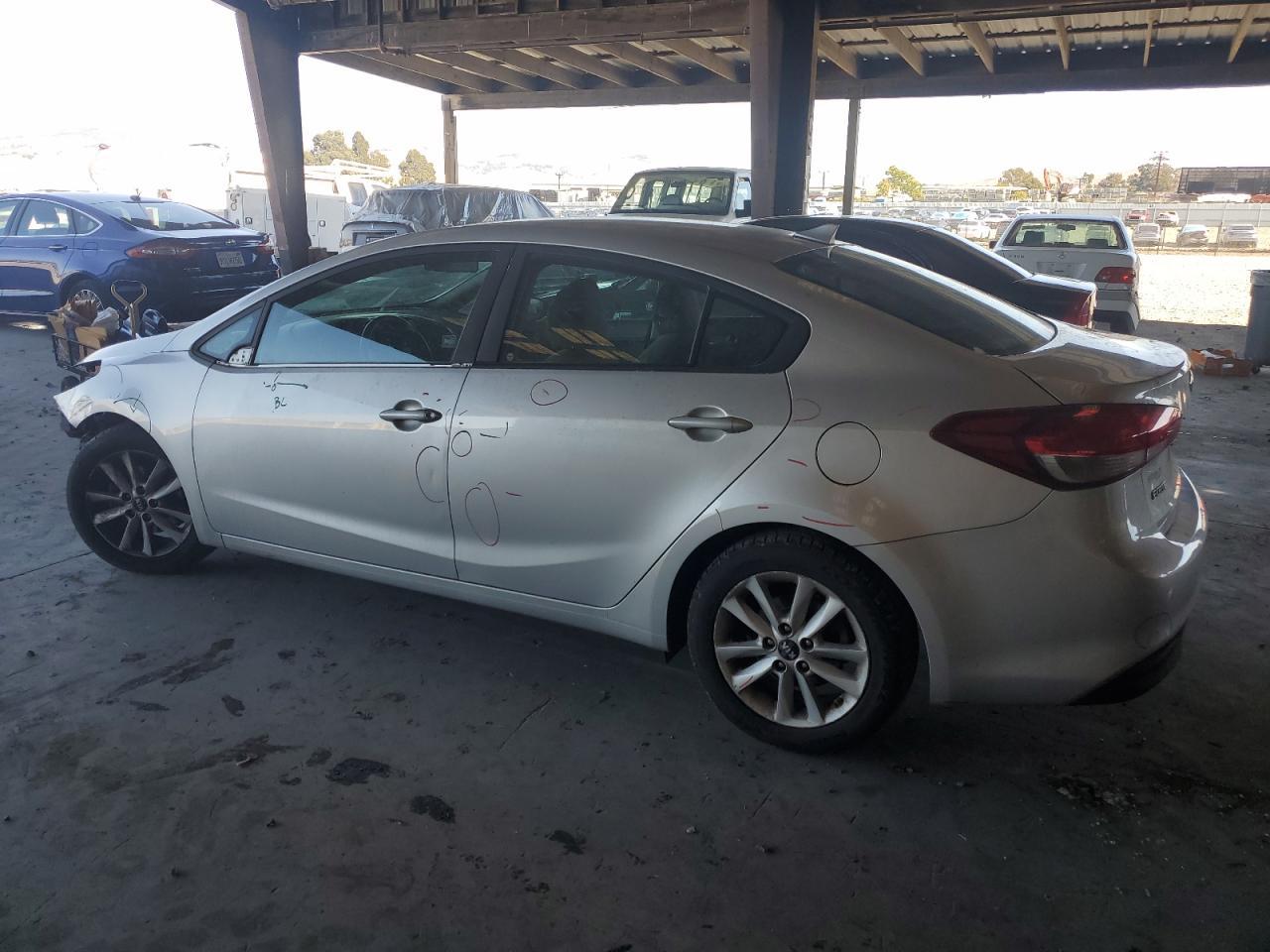 2017 Kia Forte Lx - Image 2