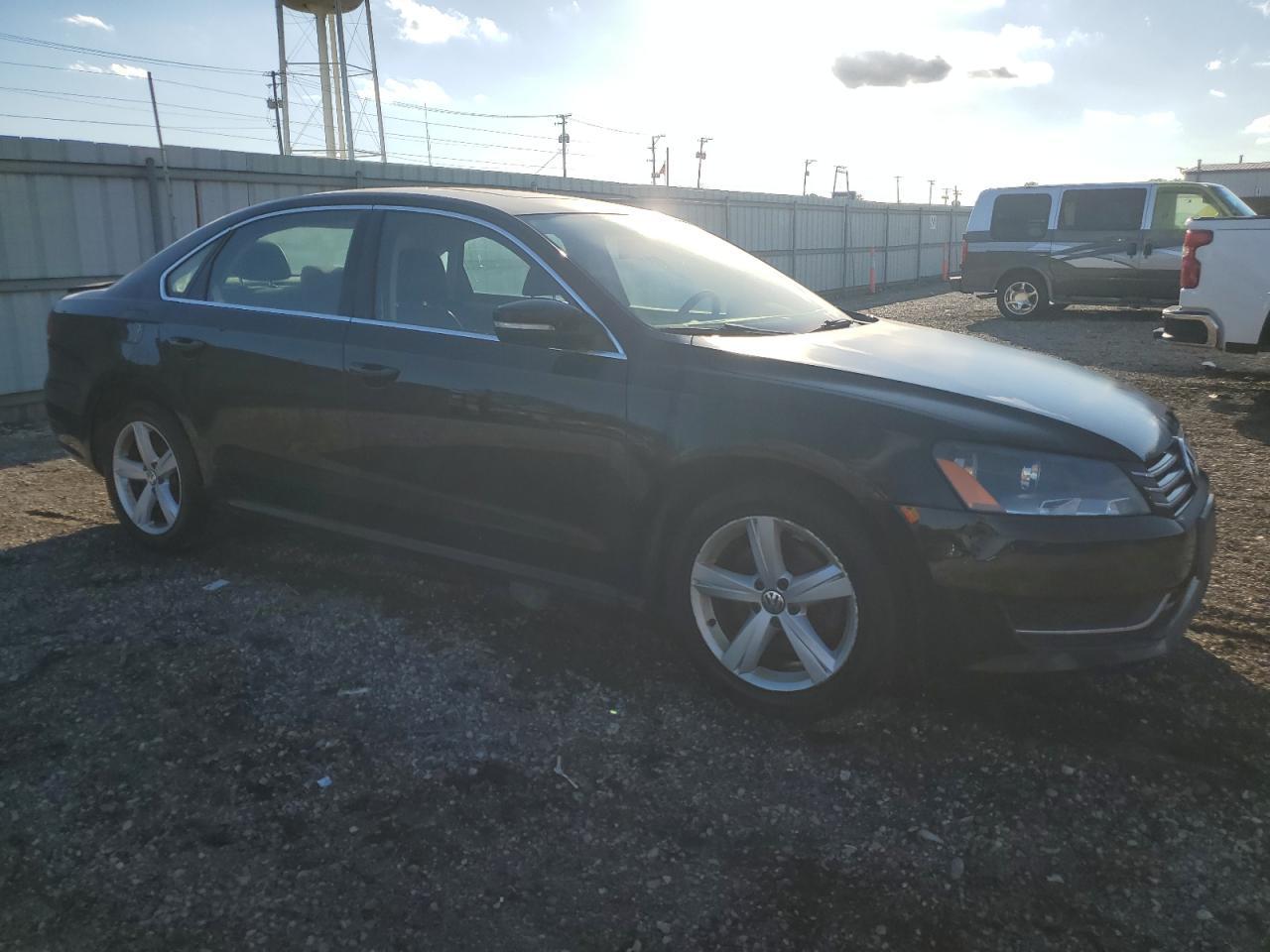 2013 Volkswagen Passat - Фото 4