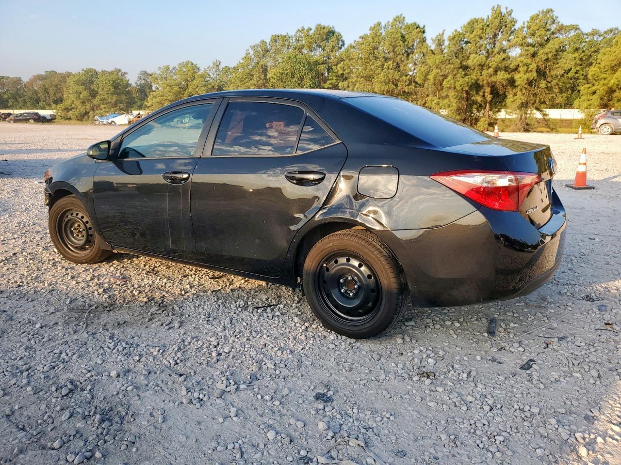 2017 Toyota Corolla L - Фото 2