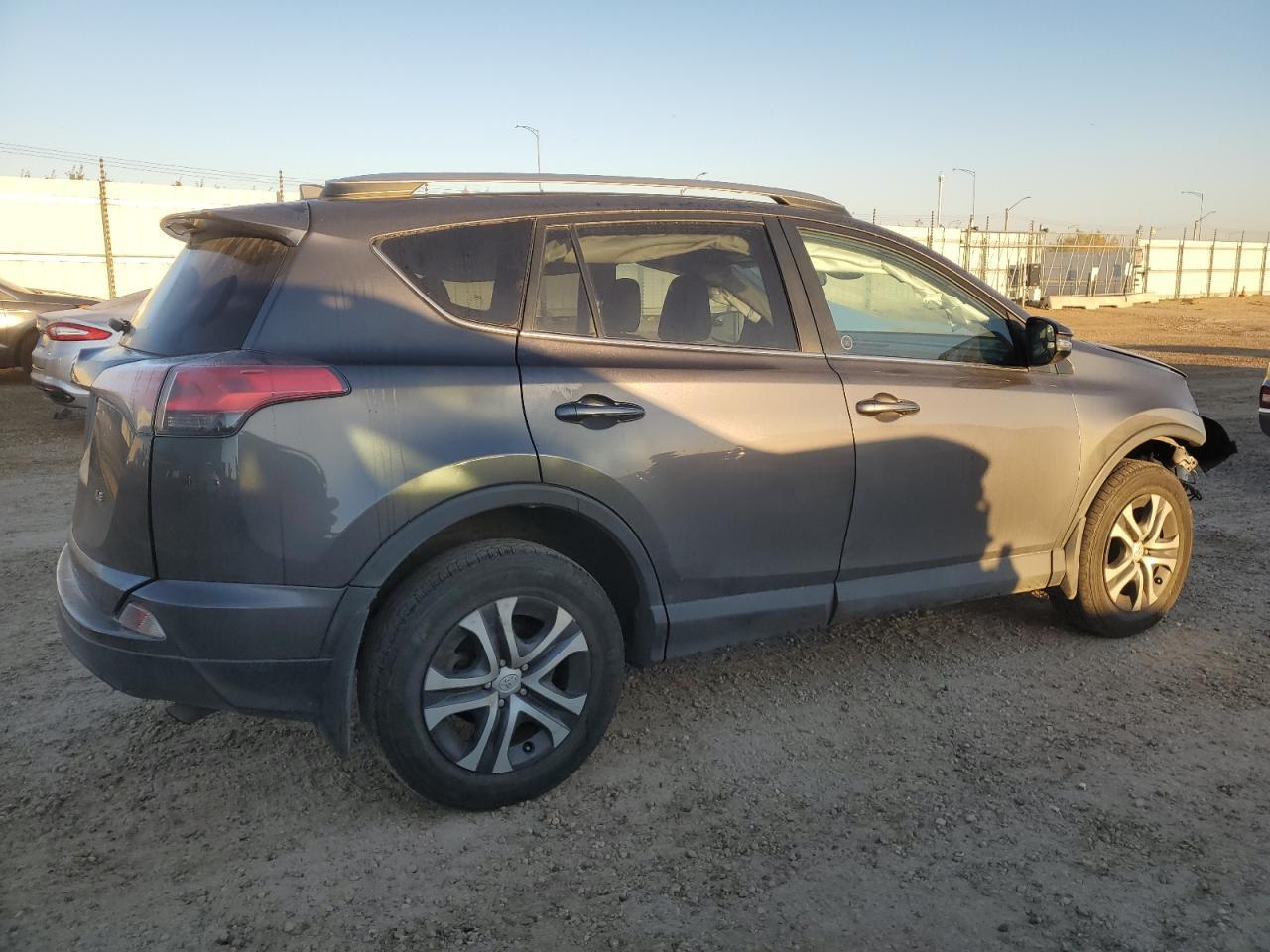 2018 Toyota Rav4 Le - Фото 3