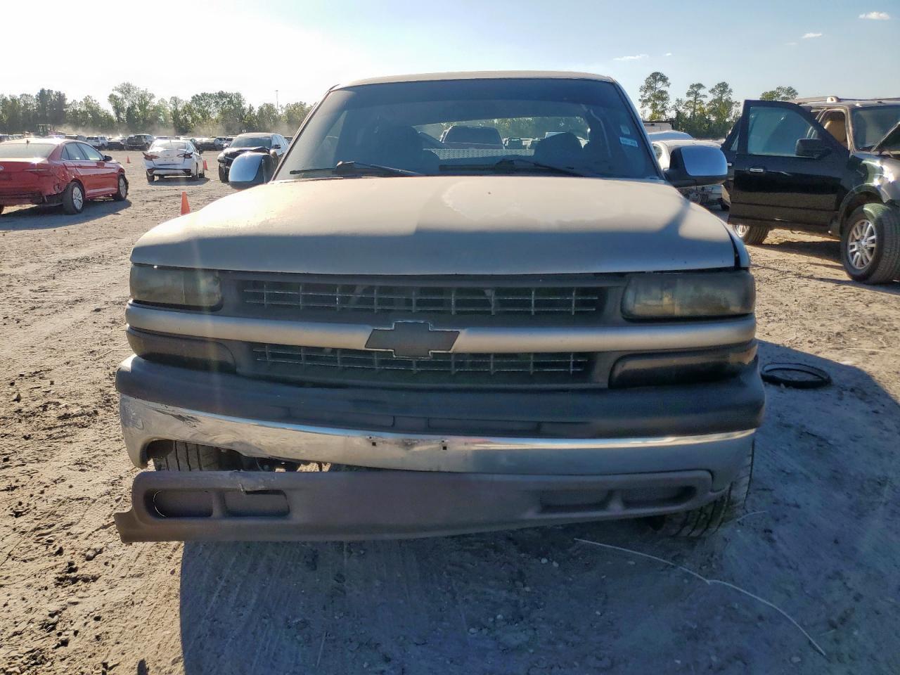 2000 Chevrolet Silverado C1500 - Image 5
