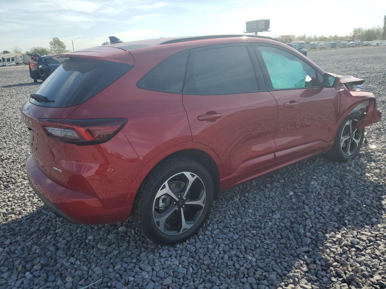 2025 Ford Escape St Line Elite - Image 3