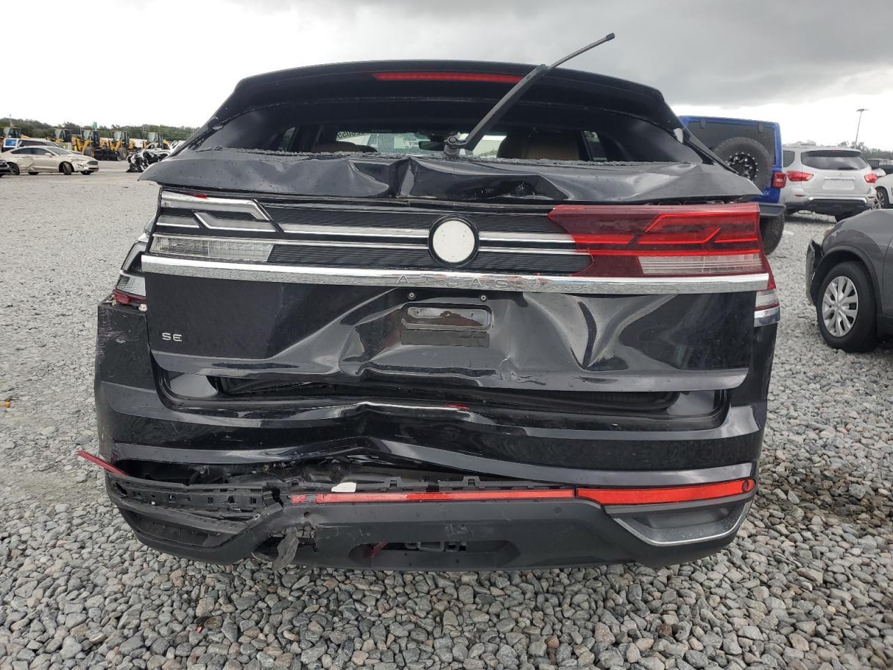 2024 Volkswagen Atlas Cross Sport Se - Image 6